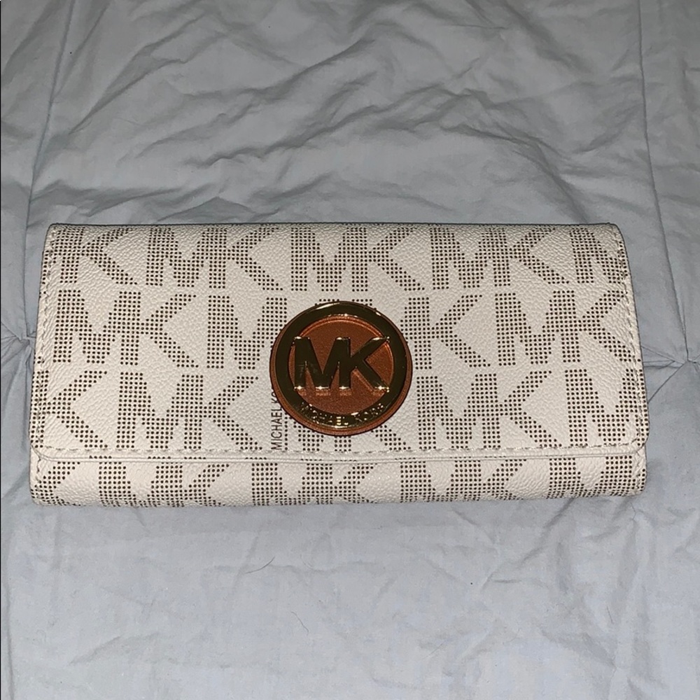 Michael kors wallet